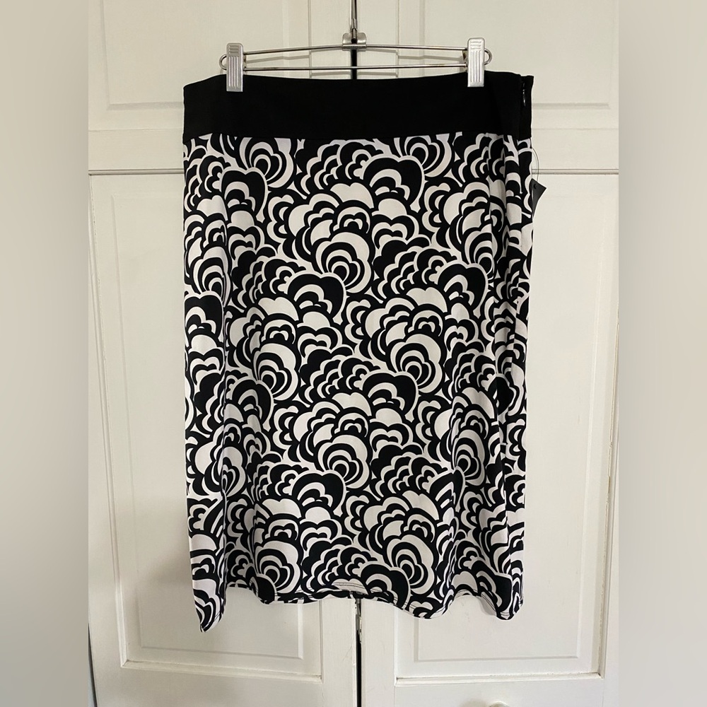 Tahari A Line Skirt Women’s Size 8 Black And White Side Zip NWT